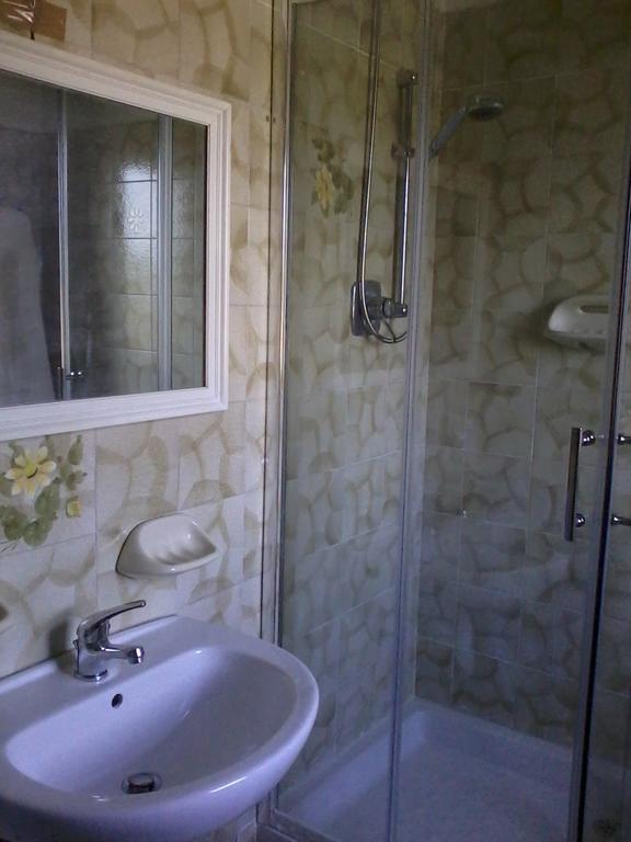 B&B Bosco Fiorito Malgesso Bagian luar foto